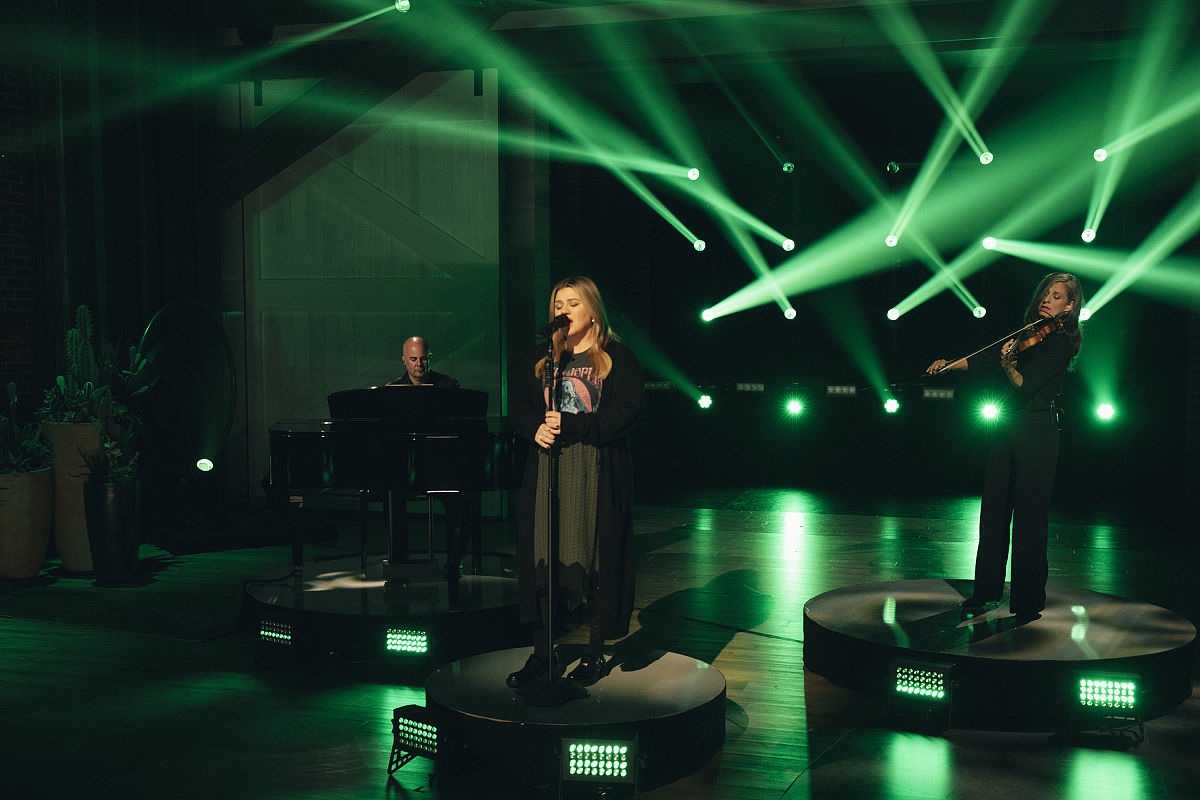 写80条关于综艺方面的文章标题