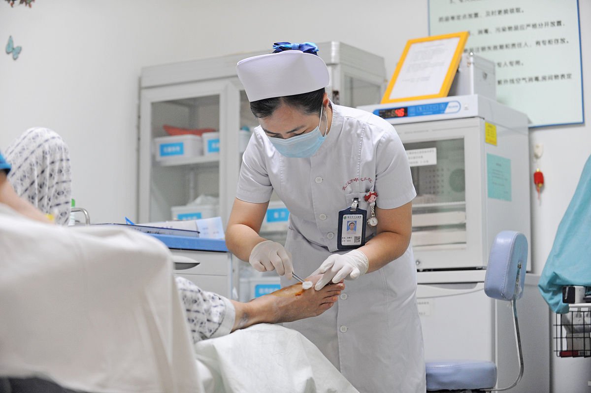 外科护士职责：手术准备、协助、护理及其他