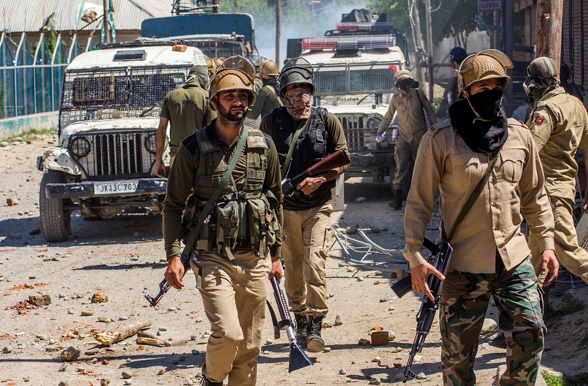 我的中东战区经历：与恐怖游击队并肩作战，在马来西亚丛林中学习Silat