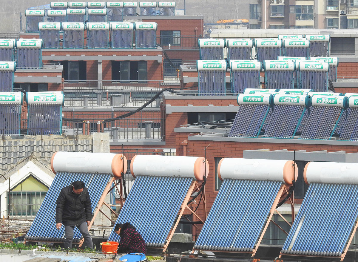 《检索分析报告》课题对太阳能跟踪器进行调研并就下列问题进行分析但不限于下列问题的范围完成一份课题的分析报告。课题的发展现状是什么？课题在国内的核心研究人员是谁？核心研究机构有哪些？本课题的论文作者都向哪些期刊投稿？本课题的研究都涉及到哪些交叉学科？可能涉及的新的研究方法和思路有哪些？必须有参考文献并按照GBT 7714—2015的要求进行著录因素一：制定规范的检索式可在相应的数据库中验证		要写明