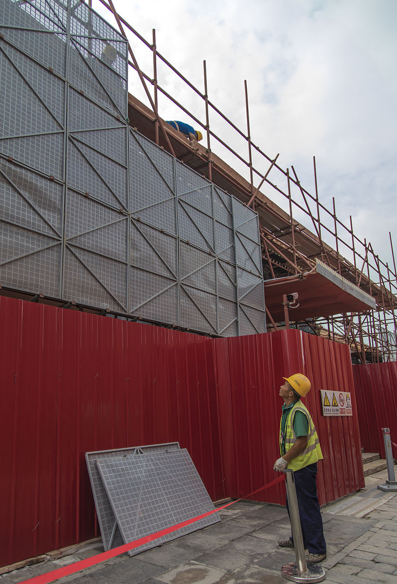 新型建筑材料及施工技术：市政围挡、填土装置、隔音屏障、墙面刮板等