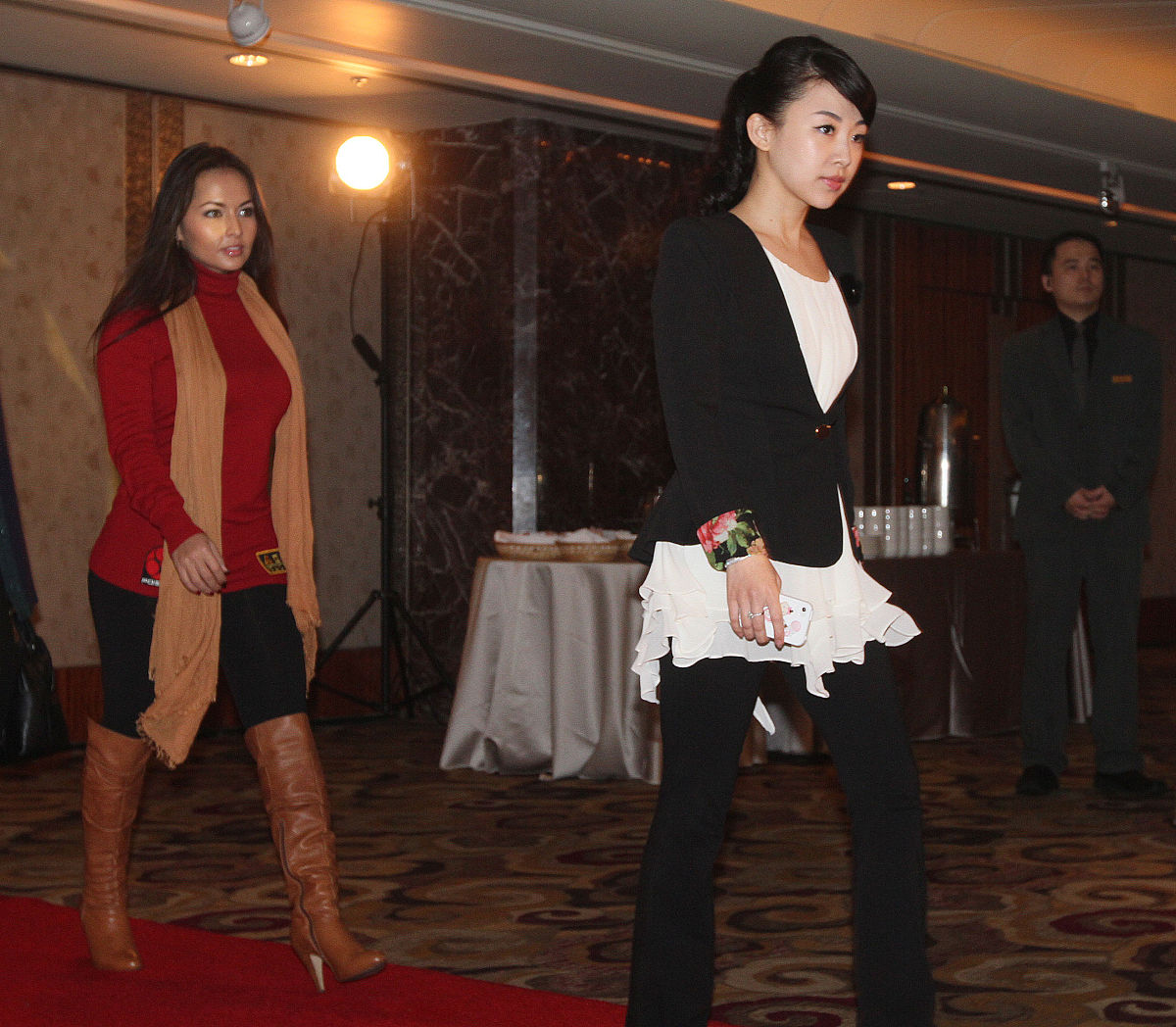 2012年3月14日,桃园市,2012安利杯花式撞球前瞻,众美女出席发布会.潘