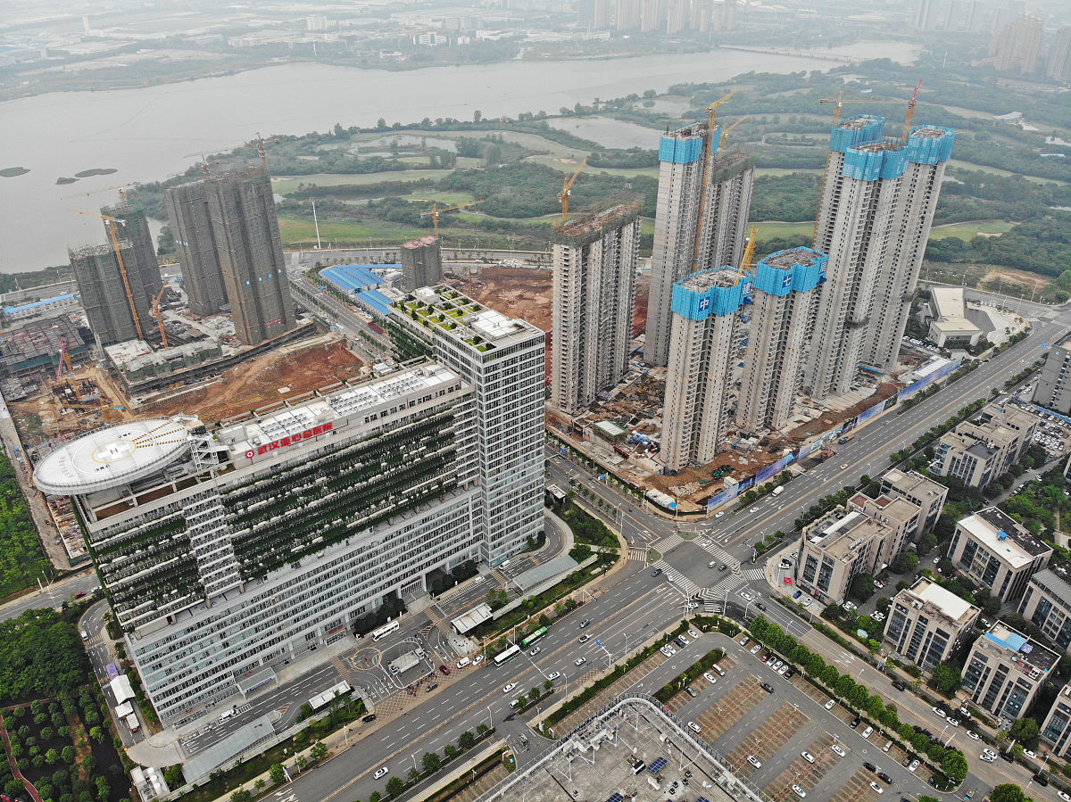 南昌市高新开发区3号线火炬广场地铁站附近有哪些中小学和商业资源