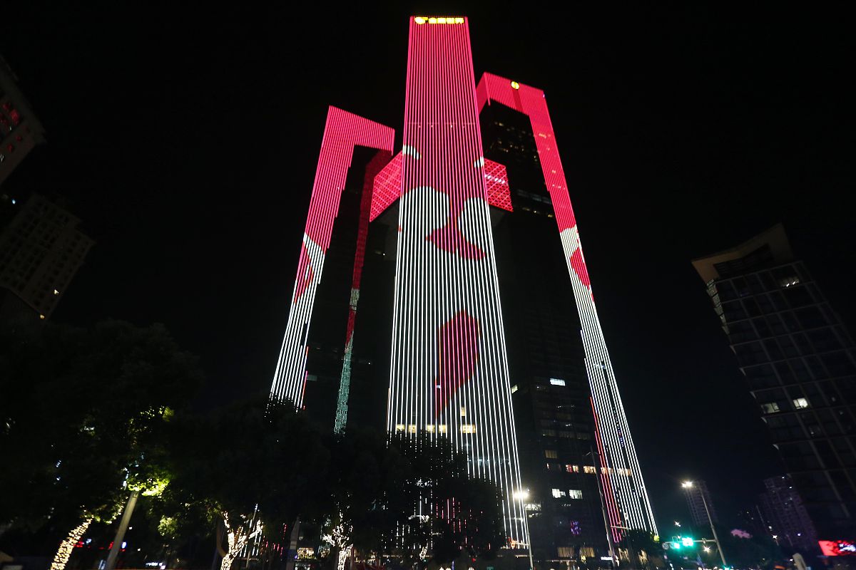 应老师今年58岁是我们22个人的研究生导师今天是他的生日。请代表我们为老师写上一段祝福表达我们对老师对我们的指导、关心和教诲的感谢和对老师的生日祝福。