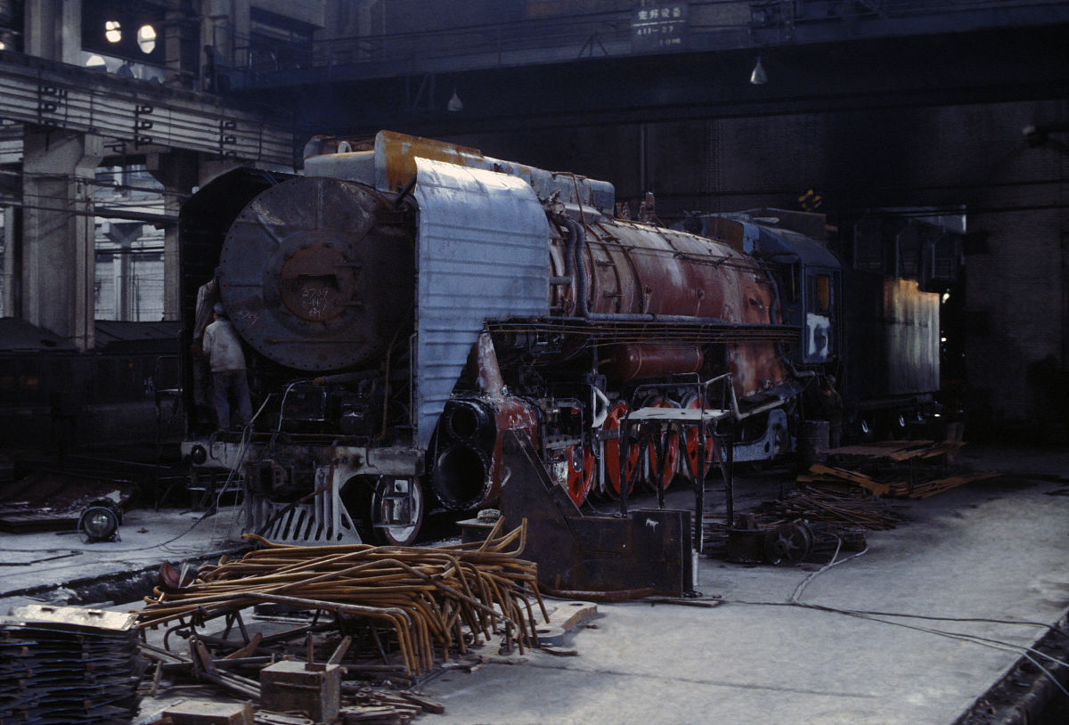 1970年代,山西大同,大同蒸汽机车厂.usine de locomotives à vapeur 