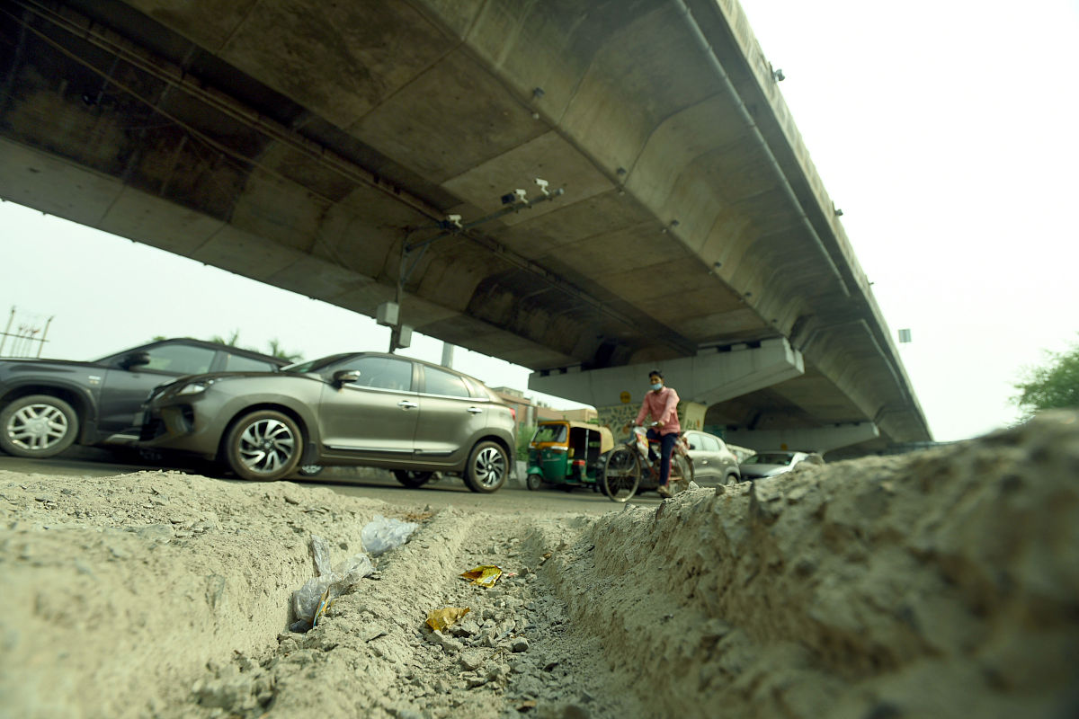 假设检验中，概率的计算是在备择假设的前提下利用样本数据进行的。这句话为什么是错误的