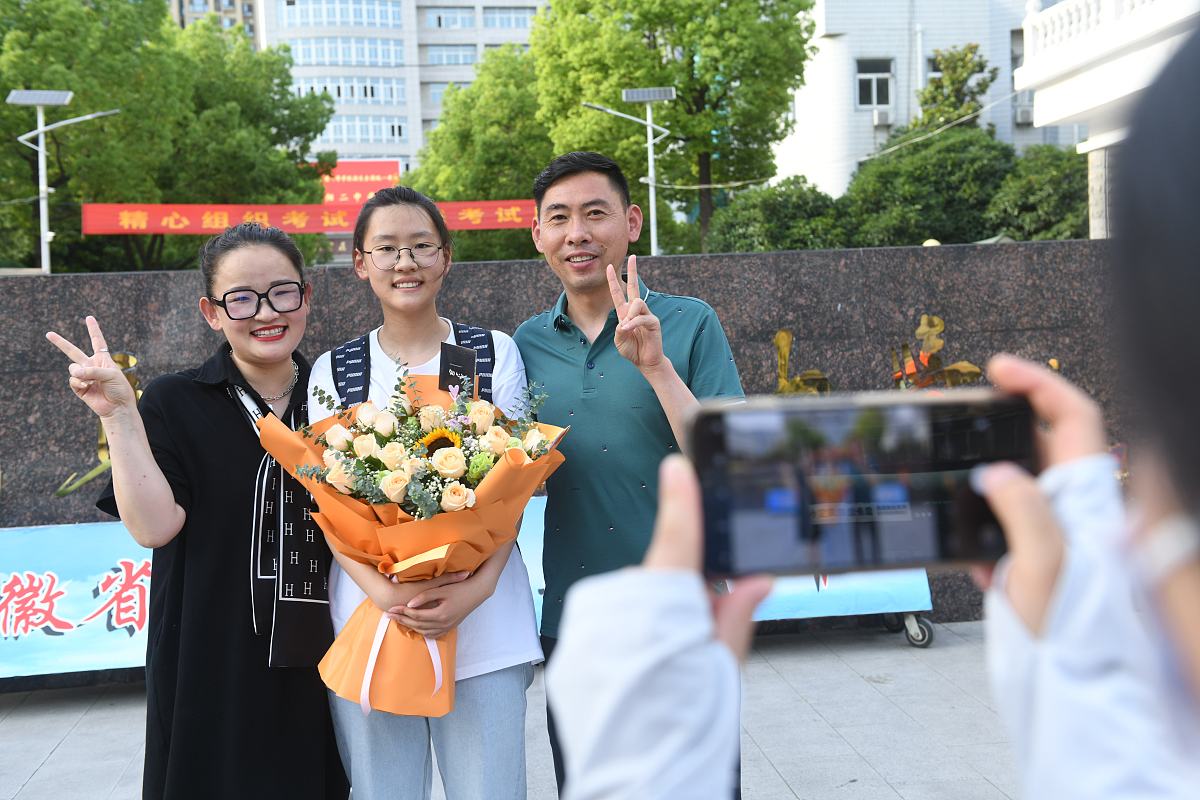 辅仁中学程立雪原型：纪念航空专家，传承奋斗精神