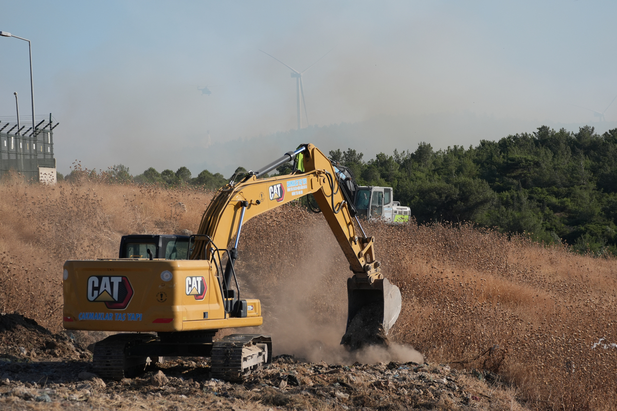甘肃兰州挖掘机学校：零基础学挖掘机要多久？