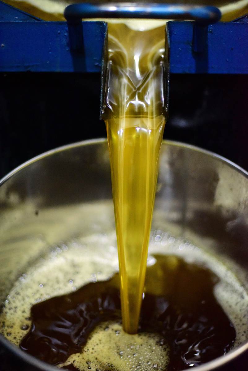 百草油制作过程