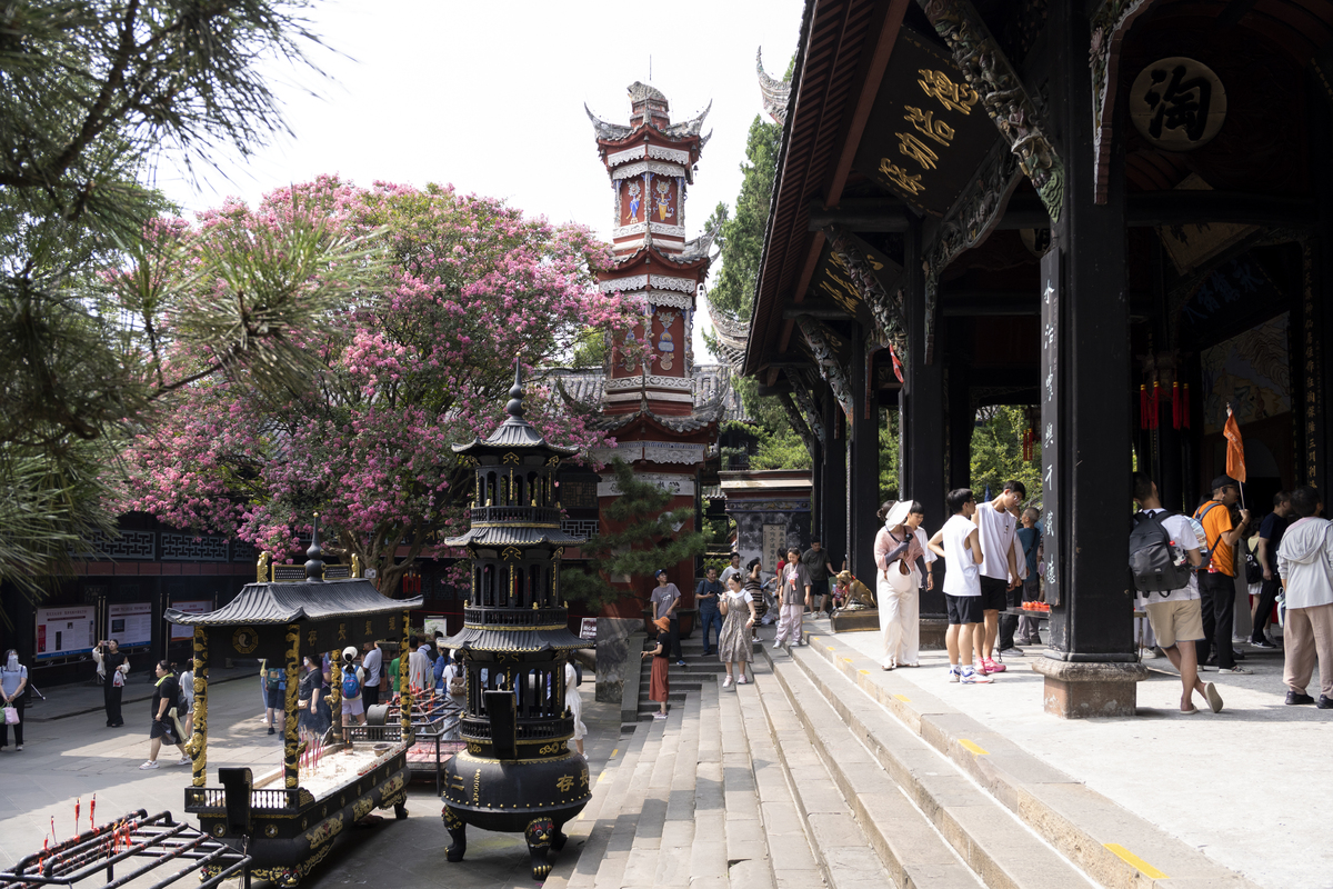 邛崃寺庙：历史悠久的宗教文化遗产