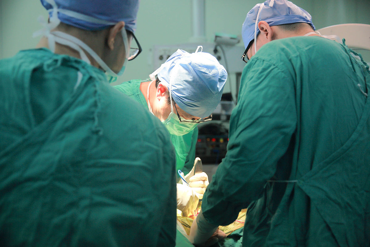 阑尾炎微创手术后多久能上班？