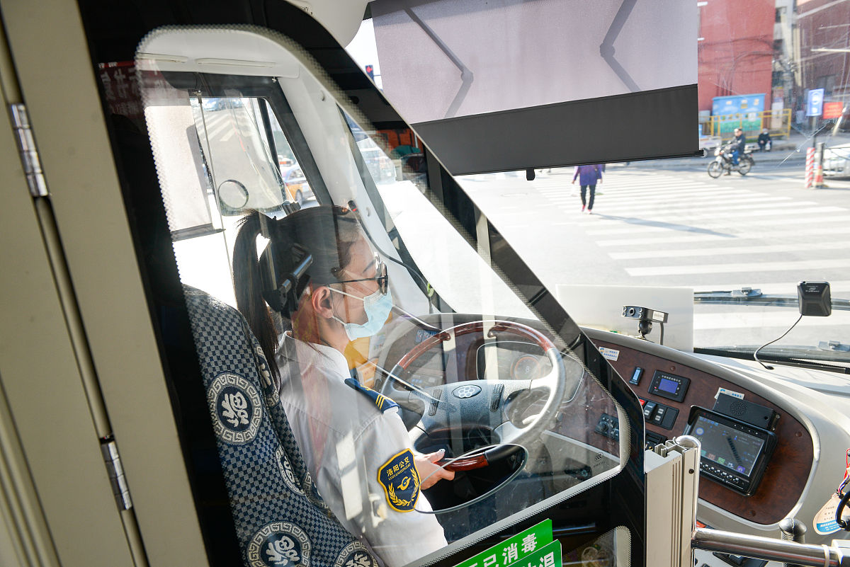 洛阳工业信息学校热门专业推荐：电子信息、机械、材料、管理