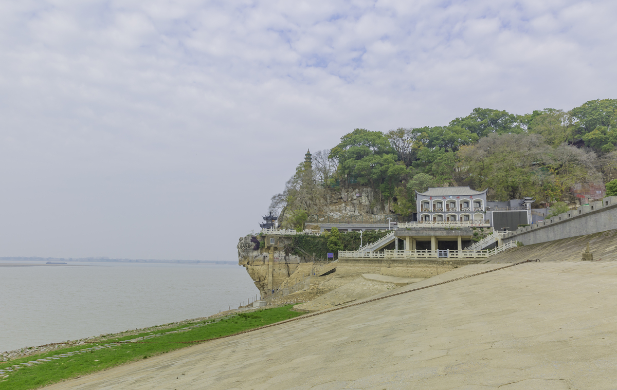 写一个九江武宁的牛鼻孔的游玩手册