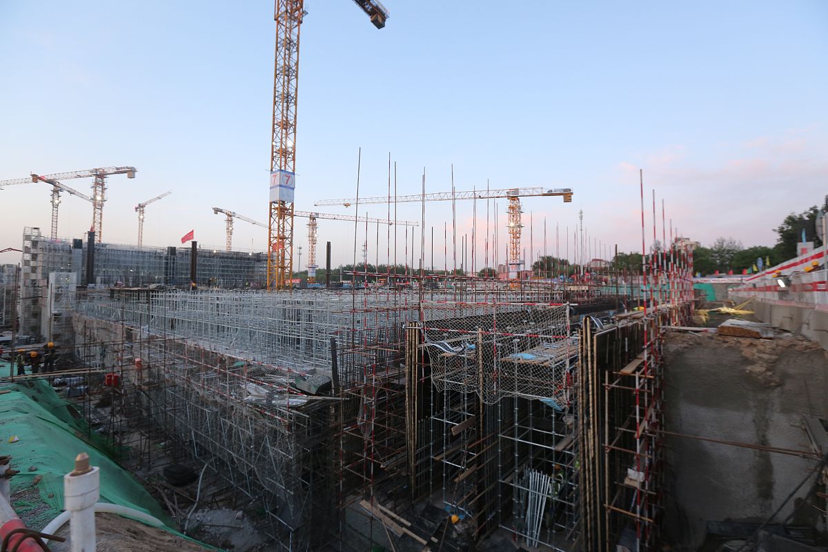 2019年5月13日,京沈高铁北京星火站建设施工现场.