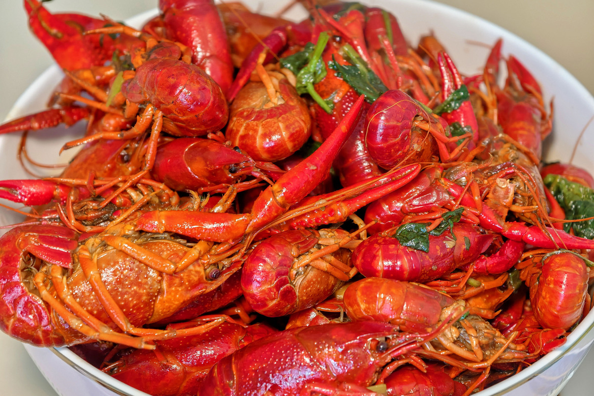 简单不辣小龙虾做法，在家就能轻松烹饪！