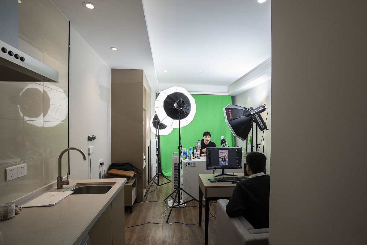 淘宝直播卖衣服话术技巧有哪些？如何做直播带货