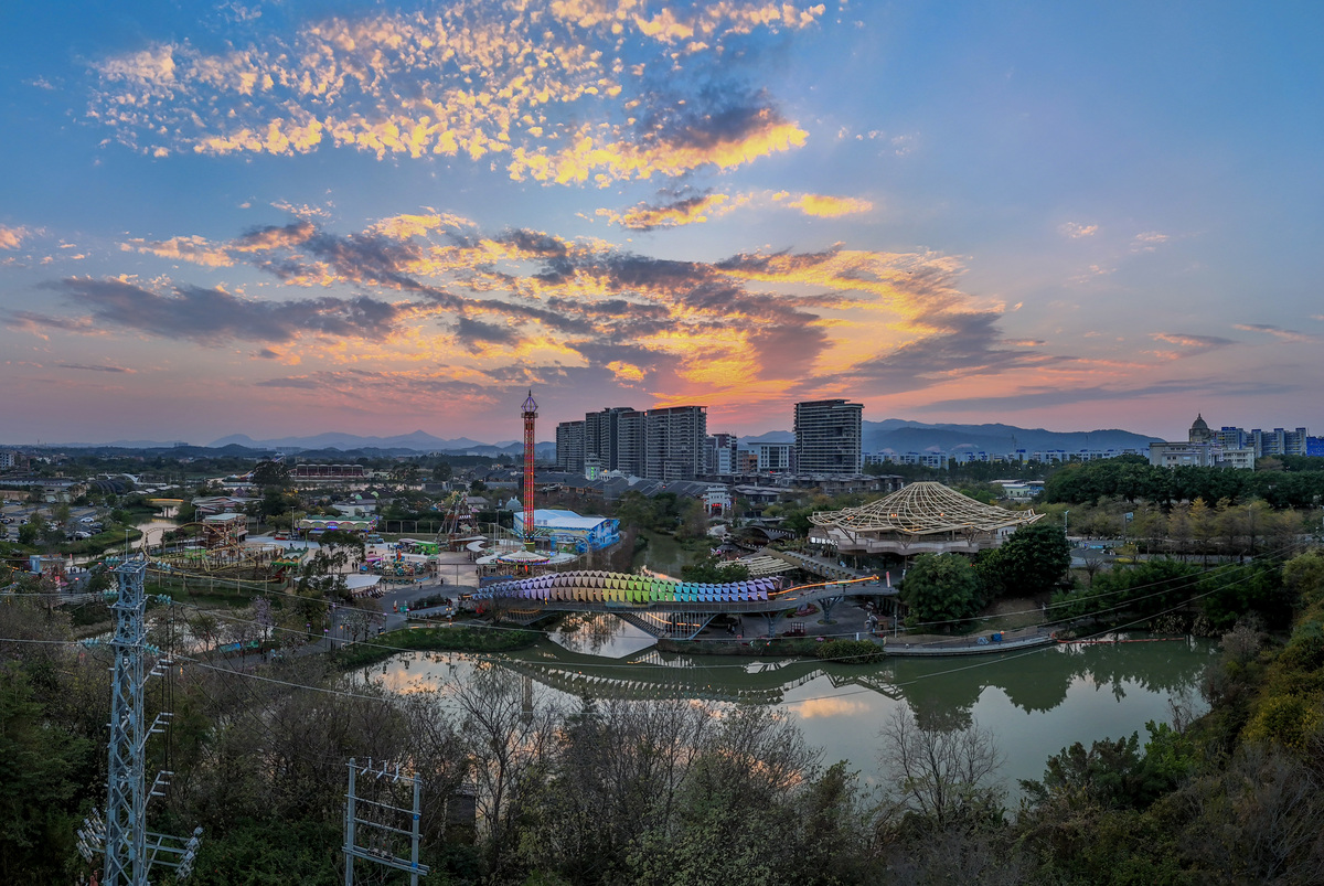 2026年2月18日,广东江门,农历大年初二傍晚,鹤山市区,