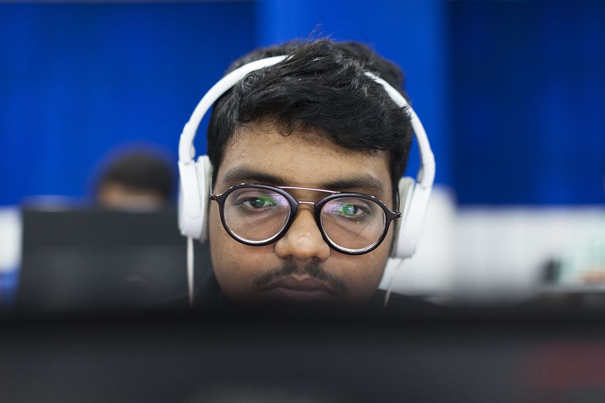 公共卫生学院专业设置管理体系：自主性、灵活性与规范性、稳定性并重