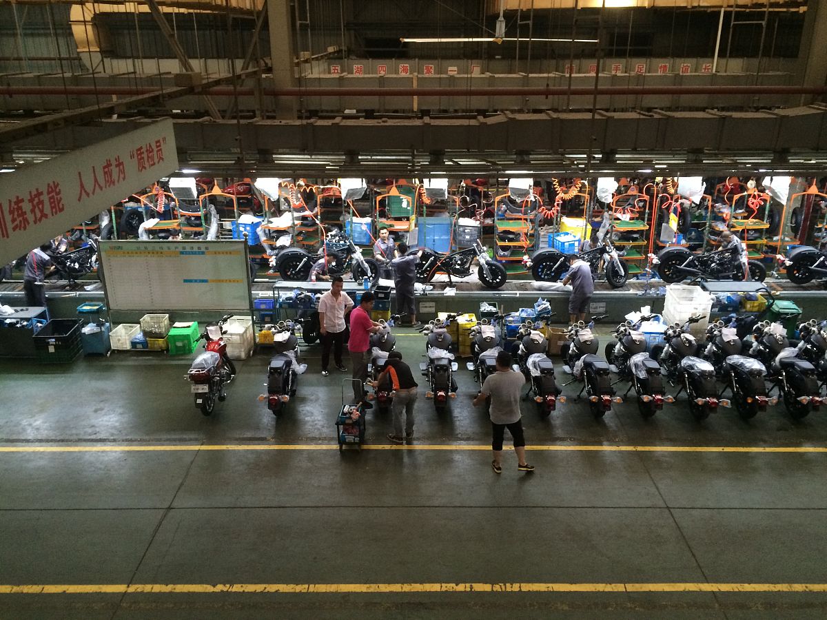 电动摩托车研发团队：卓越服务，创新驱动，环保可持续