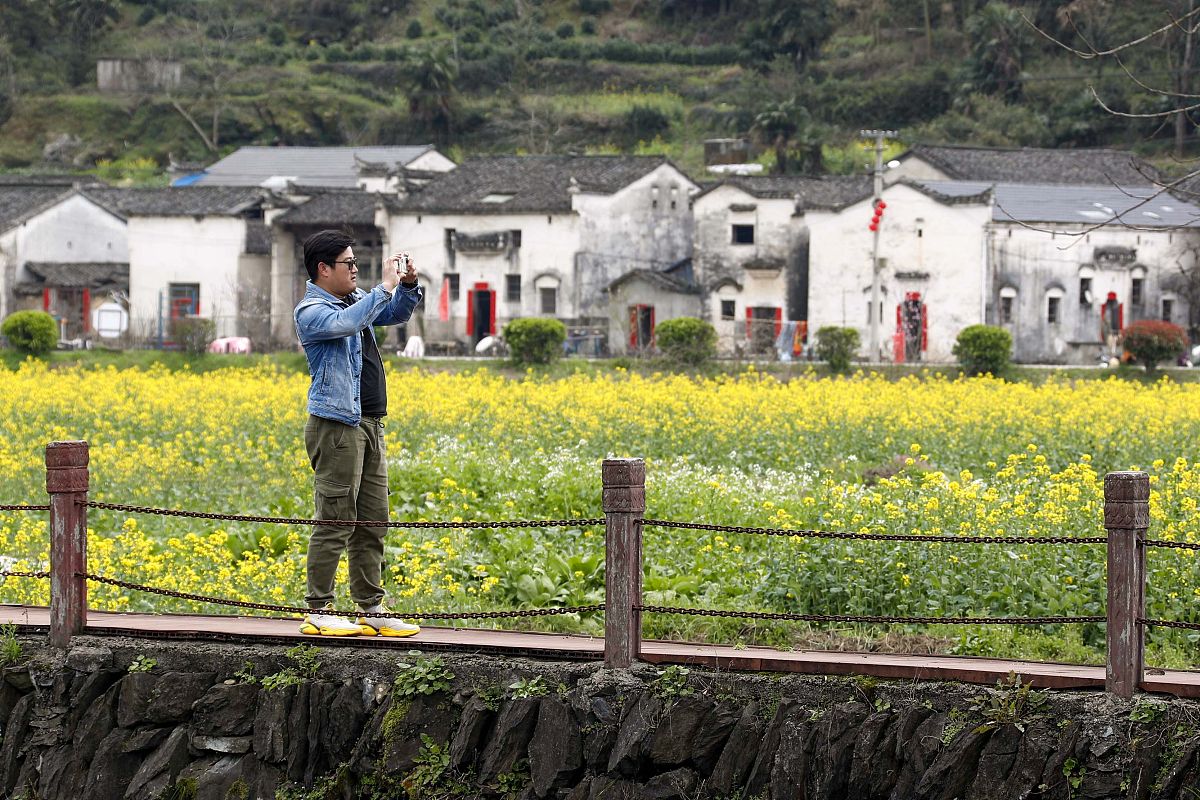皖南古村落乡村旅游者幸福感研究：自然、文化、社交与自我实现