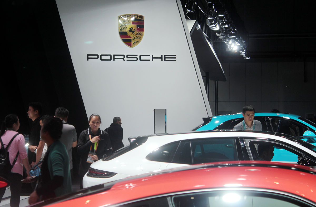 在美国有钱的女人一般喜欢开什么车？