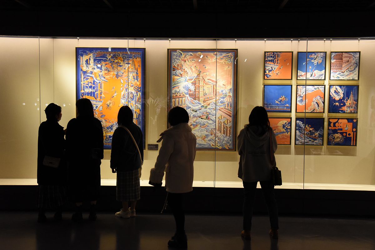 艺术组织职能全解析：从策展到公益