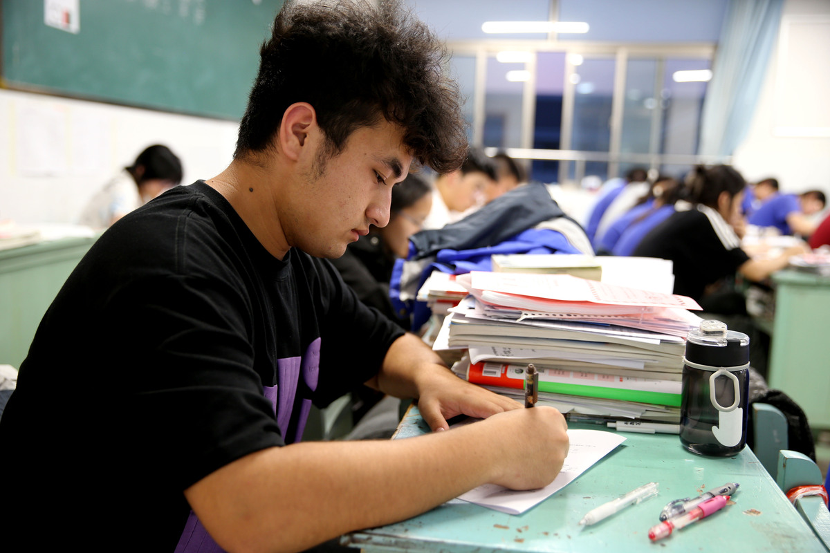 如果孩子中考落榜没考不上高中怎么办好麽