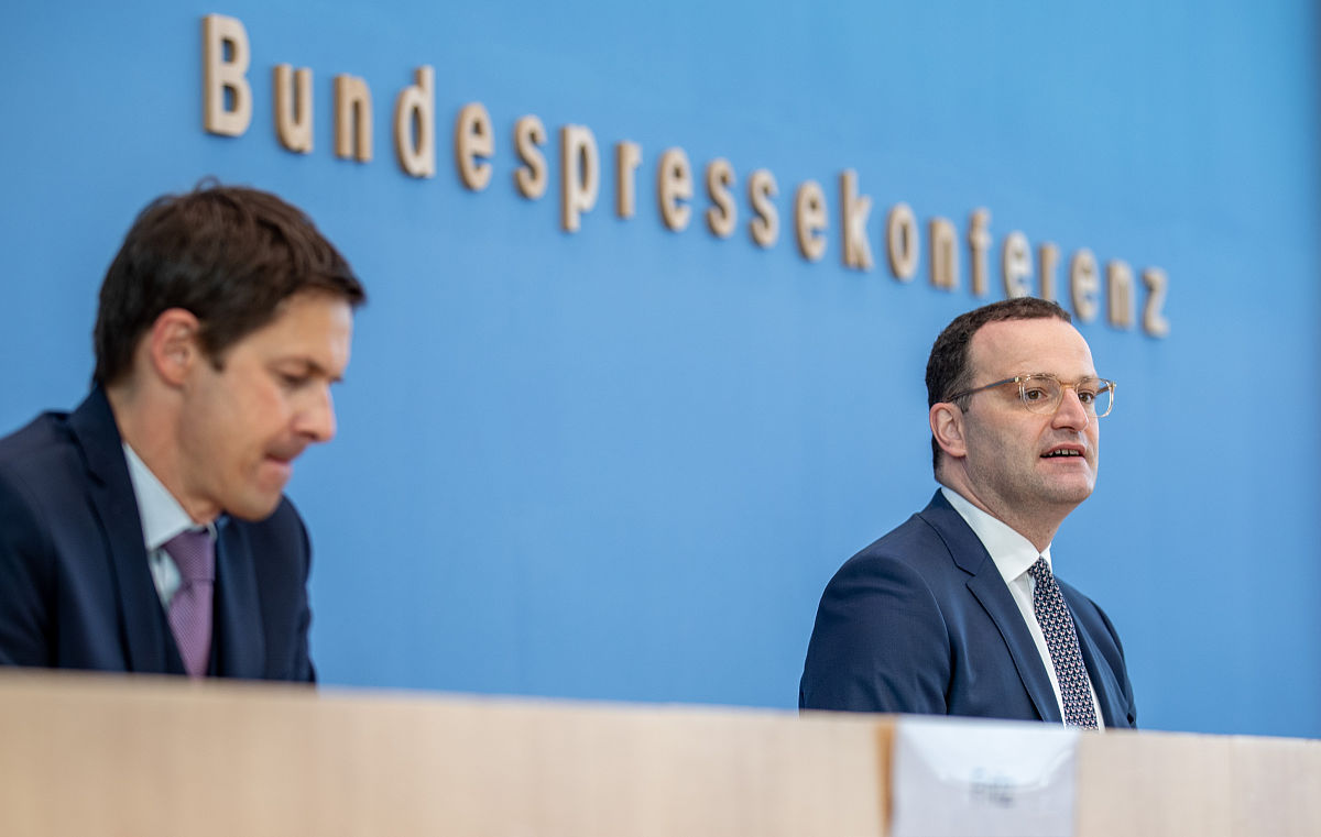 重庆2021年读护理学校一年要多少钱