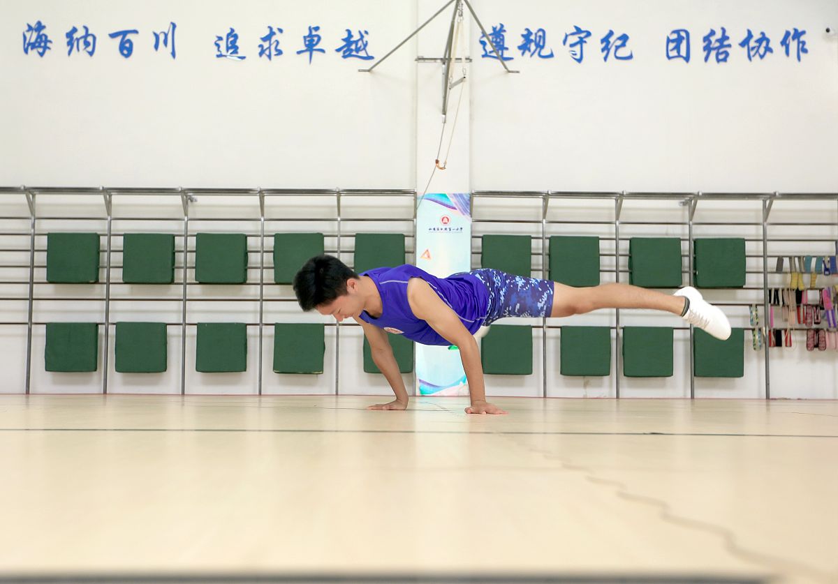 如何快速提升纵跳摸高成绩