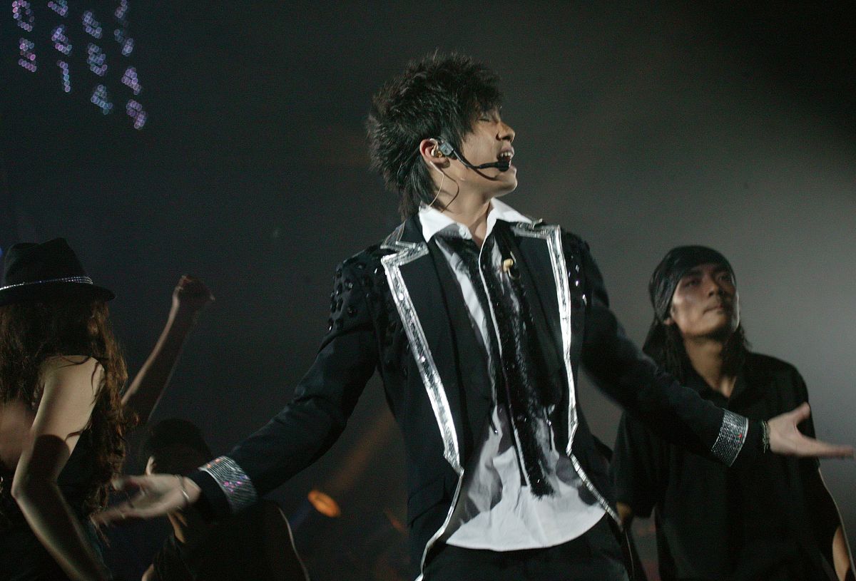 2007年 10月 20日 , 南京 , 快乐 男生 全国 巡回 演唱 南京站 . 俞灏
