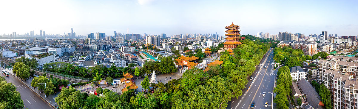 2021年4月23日,武汉,航拍黄鹤楼.