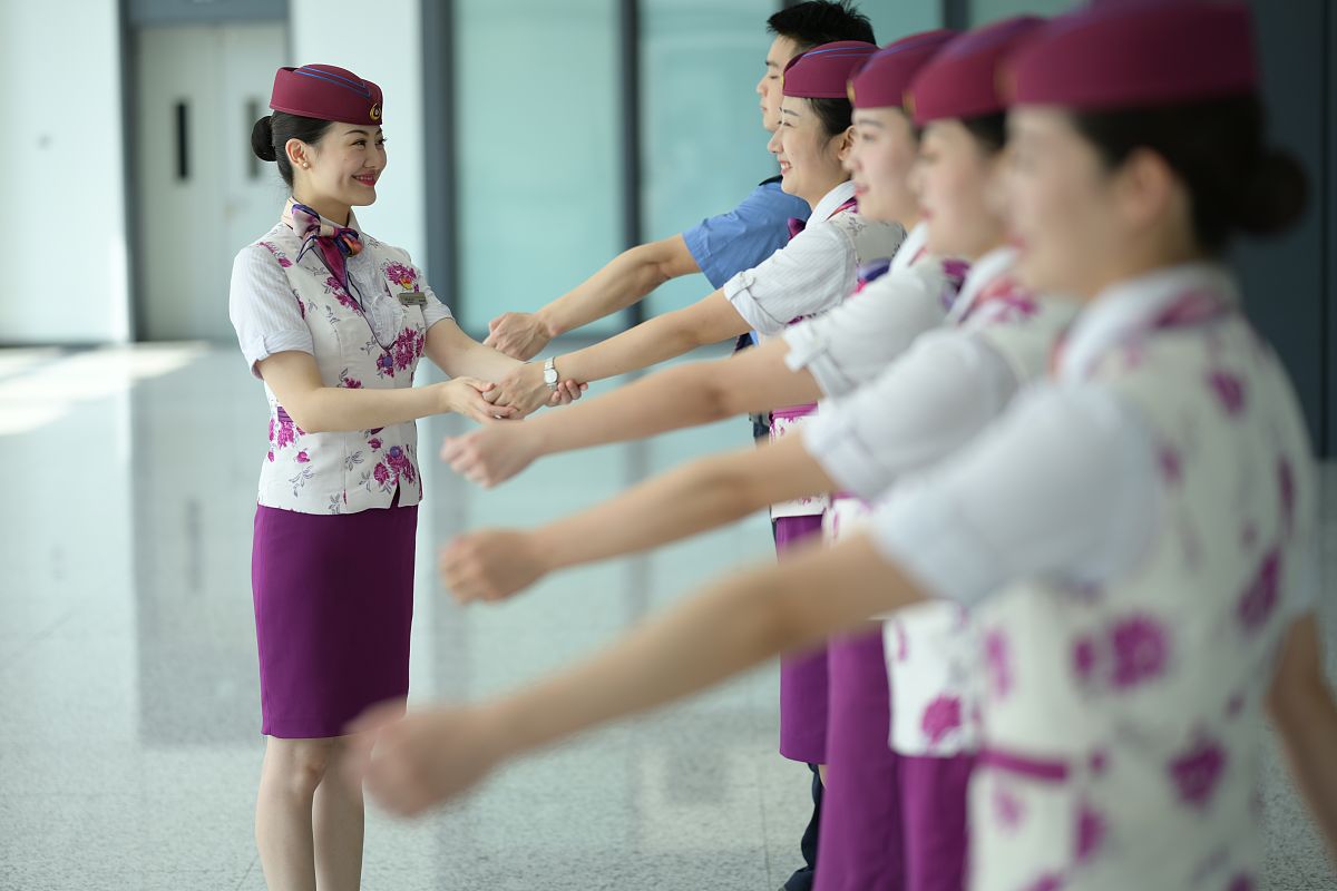 重庆高铁乘务学校排名：哪所学校最受欢迎？