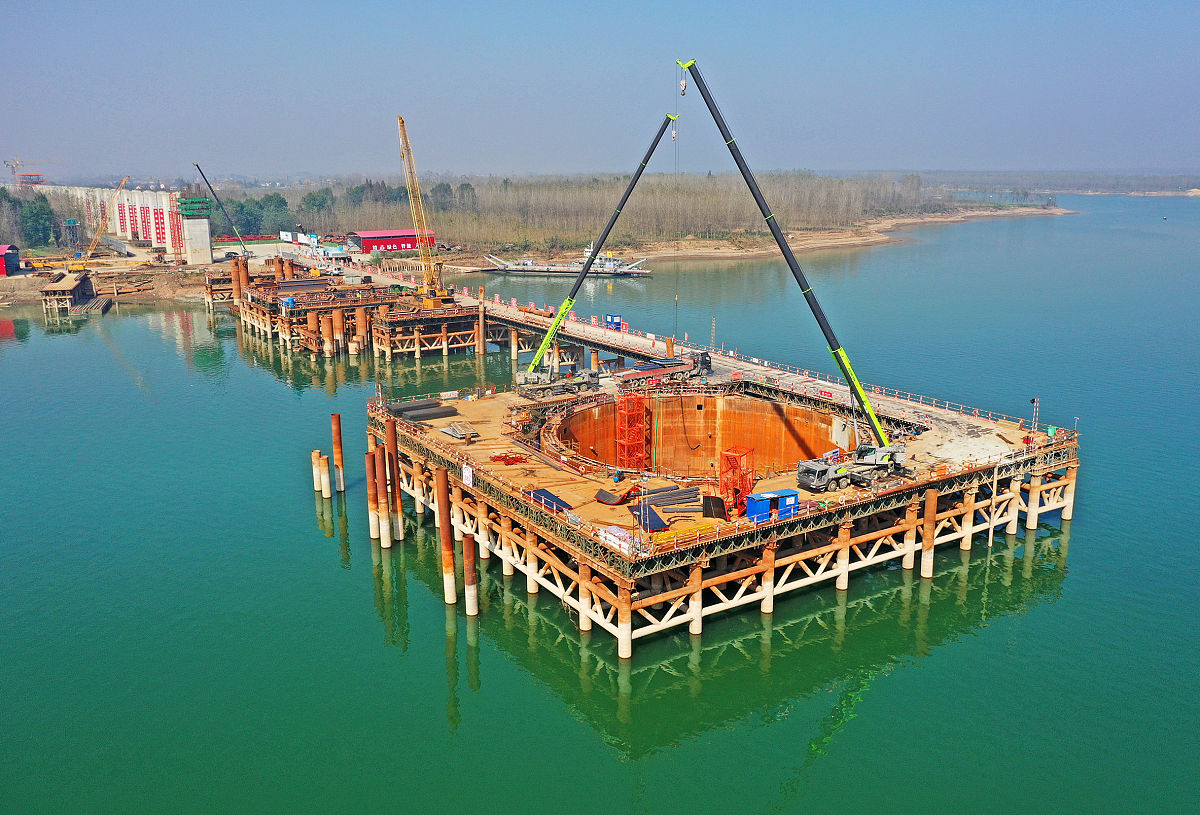 道路桥梁施工实践报告论文3000字 - 深入分析流程、问题和解决方案