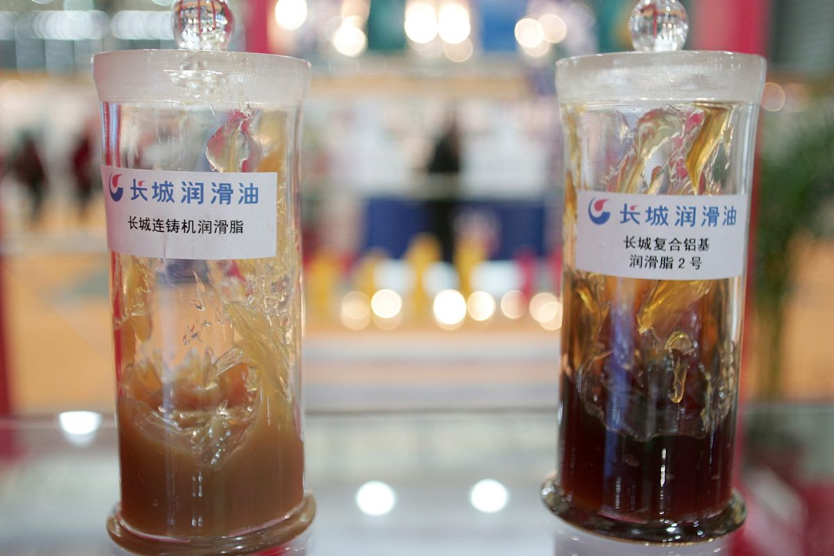 白色润滑脂与普通润滑脂区别