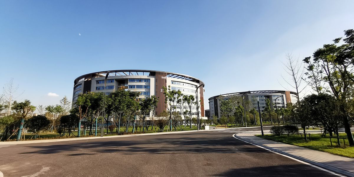 昆山花桥国际商务城中等专业学校2021年新增专业，助力未来发展