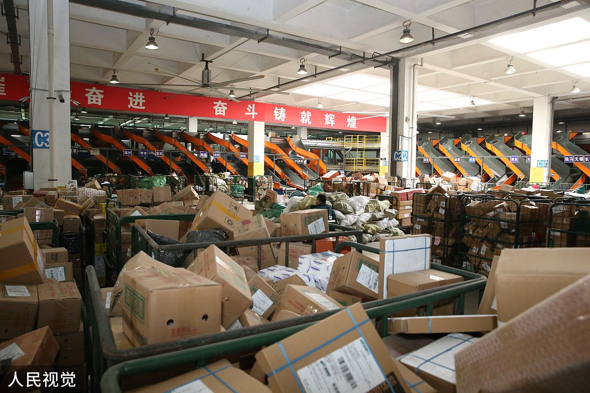 请翻译As mentioned in the previous email dated April 25 & 27 it is difficult to accurately assess the losses caused by soybean heat damage through conventional means