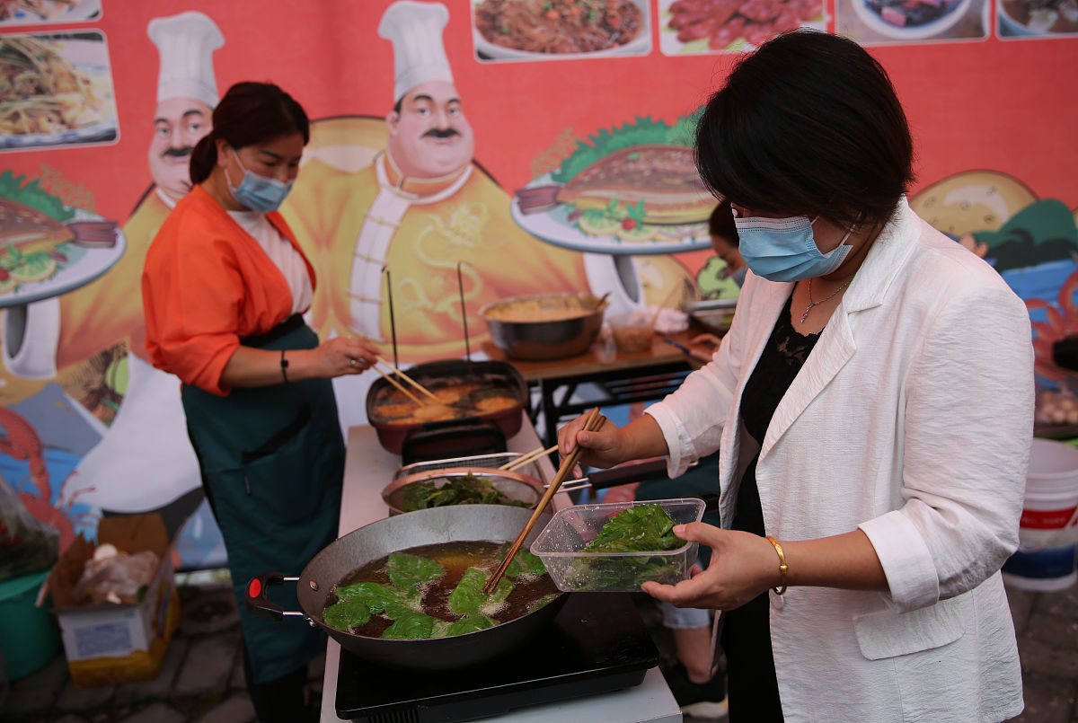 西安女生学习烹饪：从西安美食文化出发，提升烹饪技巧