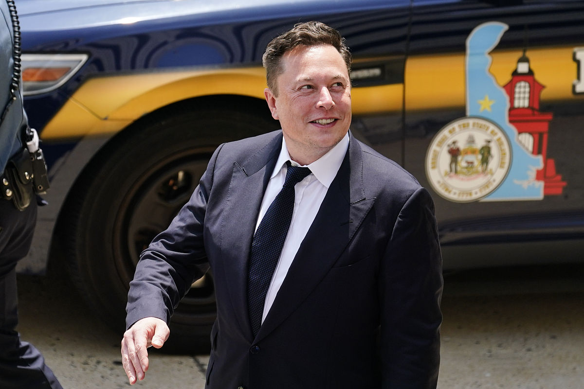 Elon Musk通过 Twitter 徽标交换提升了狗狗币的价值。在马斯克用柴犬替换标志后加密货币在几分钟内飙升了 30