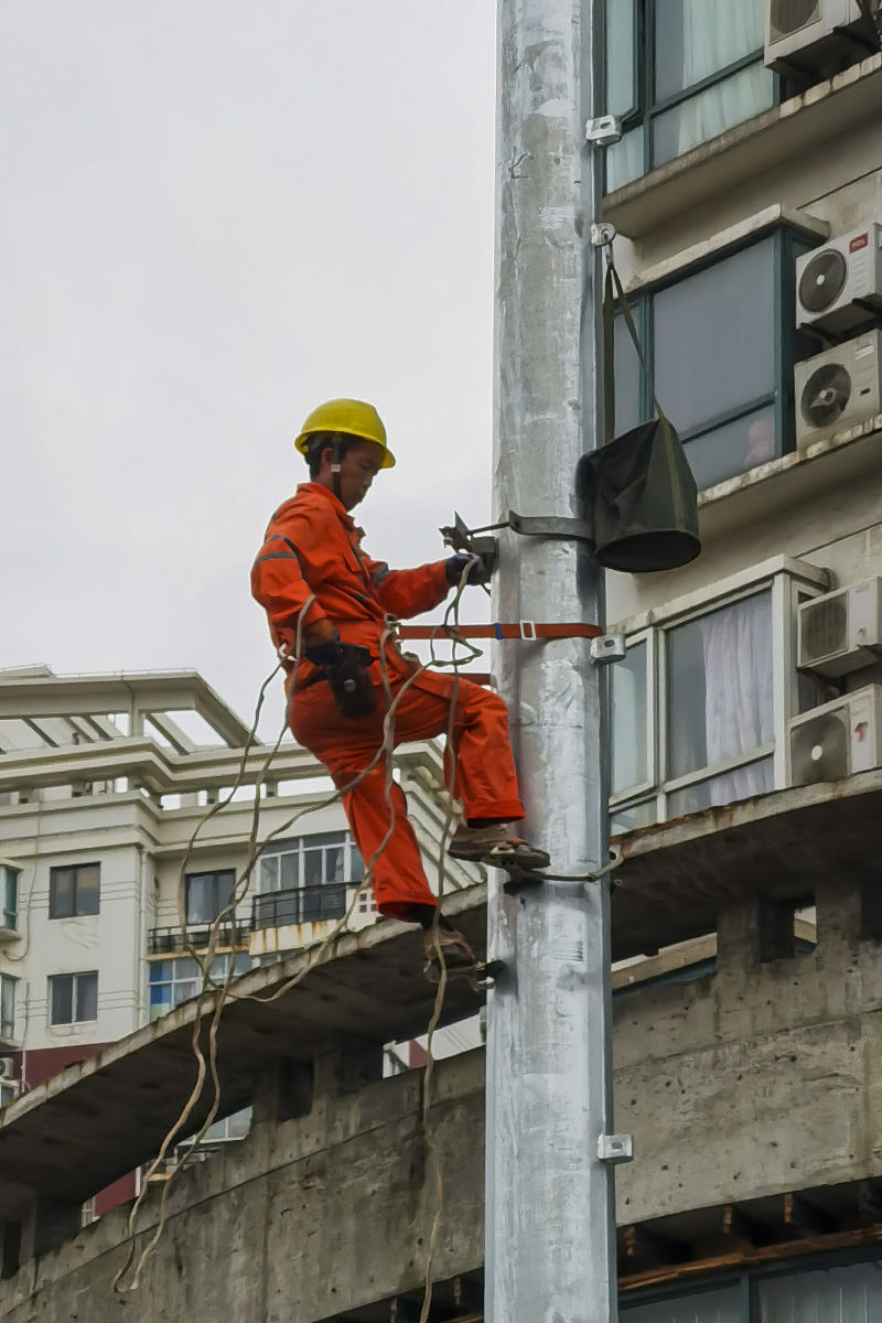 电线太细引发火灾？电杆到电表线缆选择指南