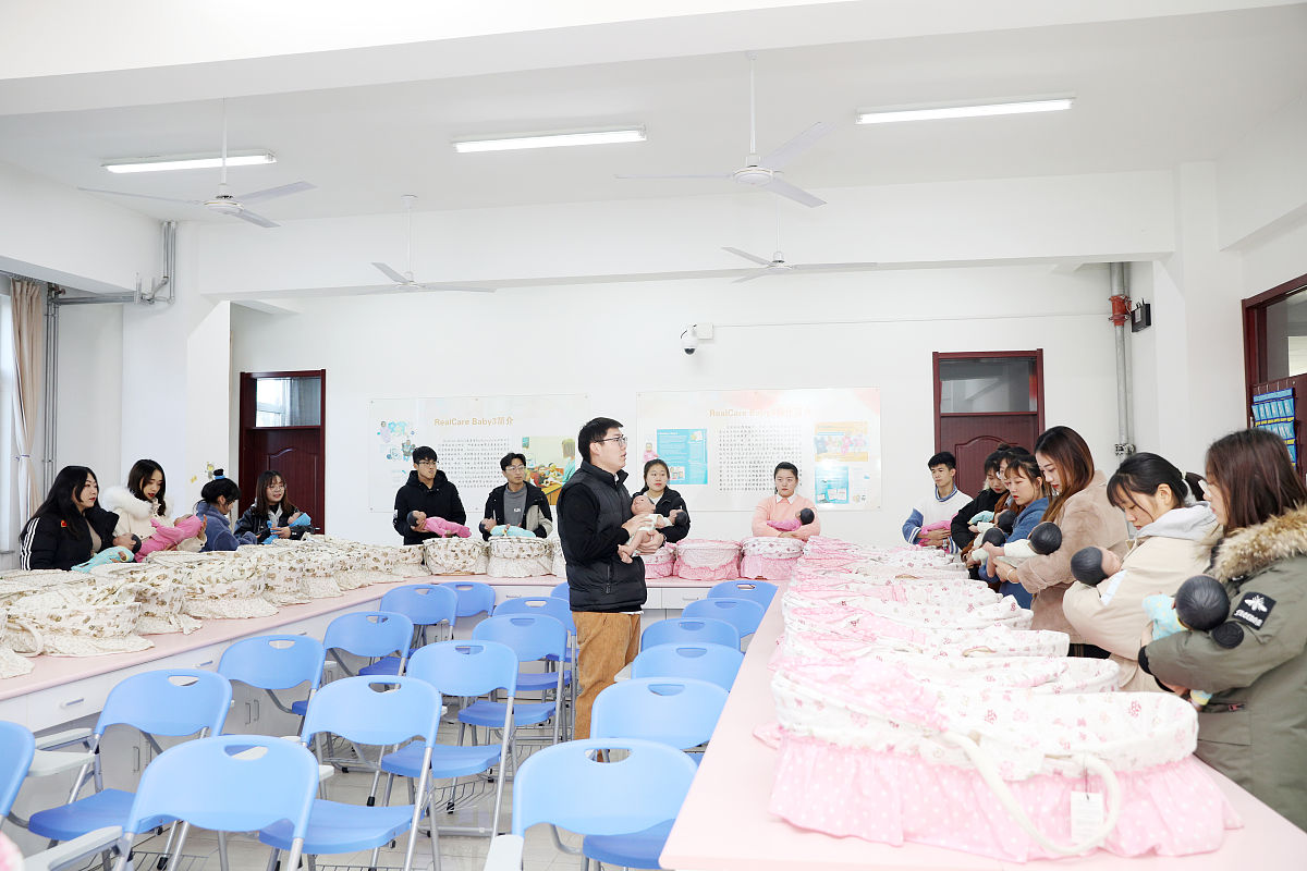 成都市幼师学校就业方向好吗