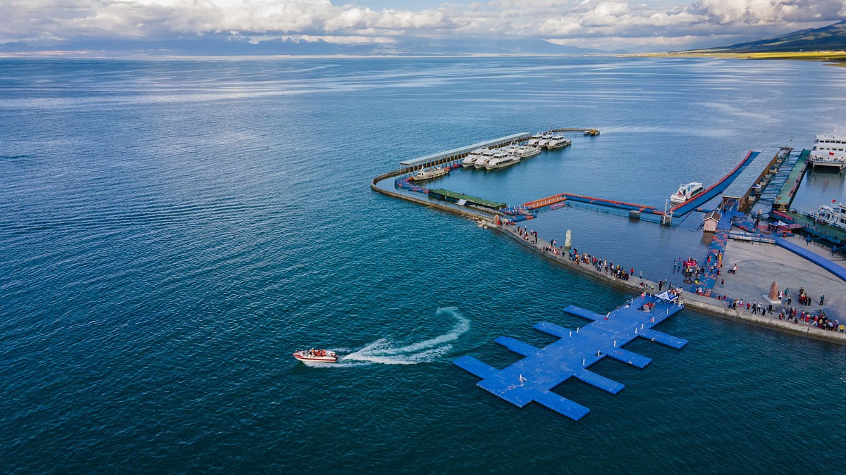 2020年8月7日,青海海南,航拍青海湖.
