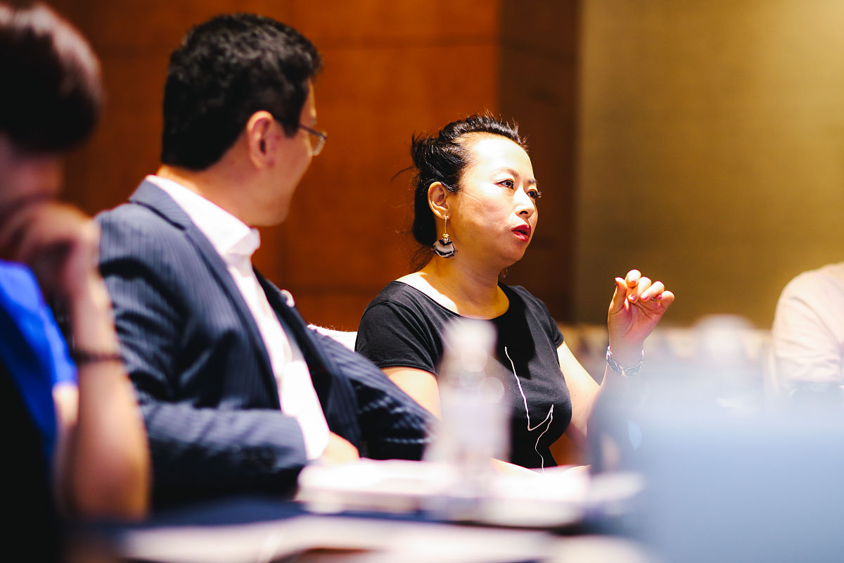 以胡智为主题写一篇作文。