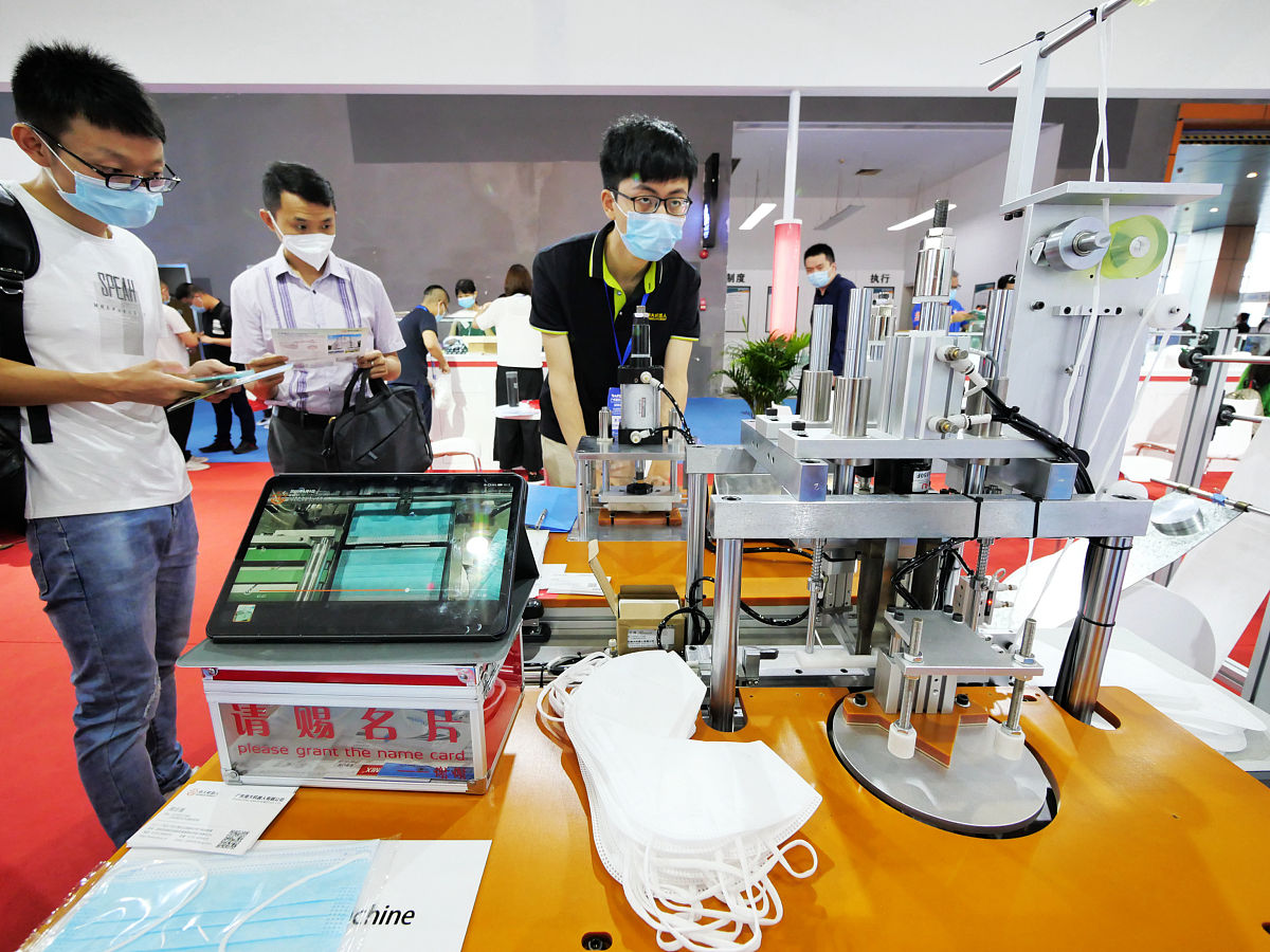 山东力明科技职业学院眼视光技术专业就业前景分析：未来发展方向和挑战