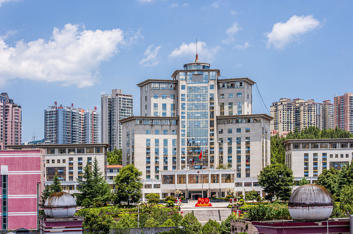 贵州六盘水建筑总承包二级资质新办及转让流程详解