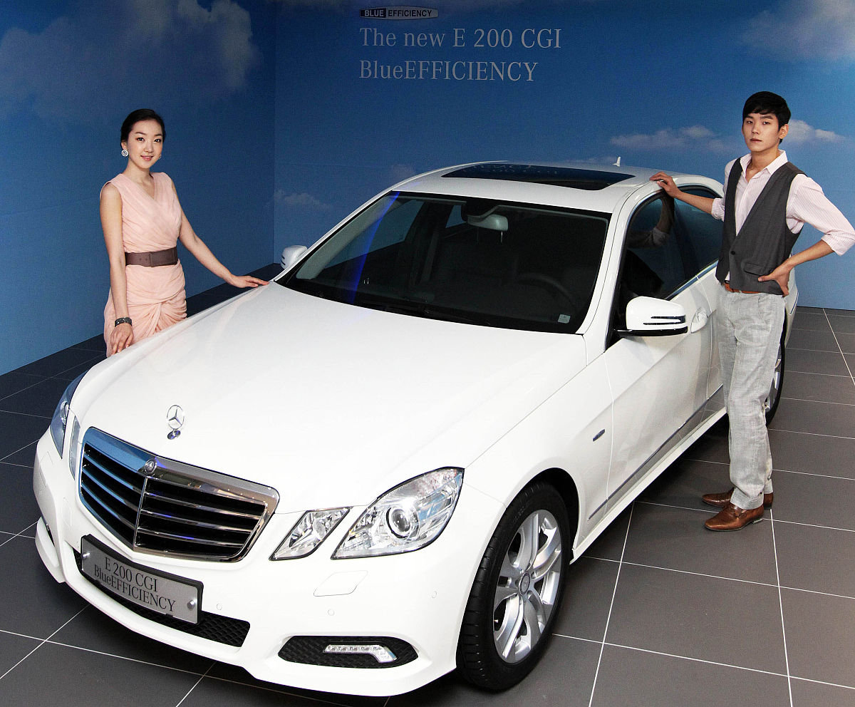 2010年6月7日,梅赛德斯-奔驰在韩国发布新c 200 cgi和新e 200 cgi汽车