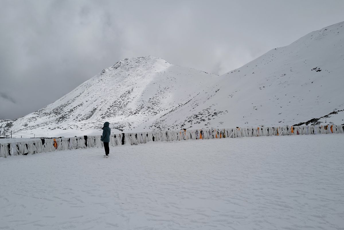 2021年3月22日,西藏林芝,318国道色季拉山口雪景.