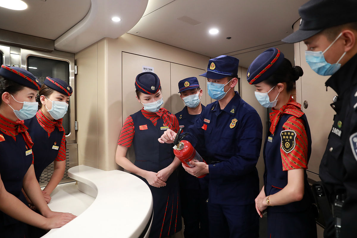 高速铁路动车安全常识：乘坐动车前必知的安全须知