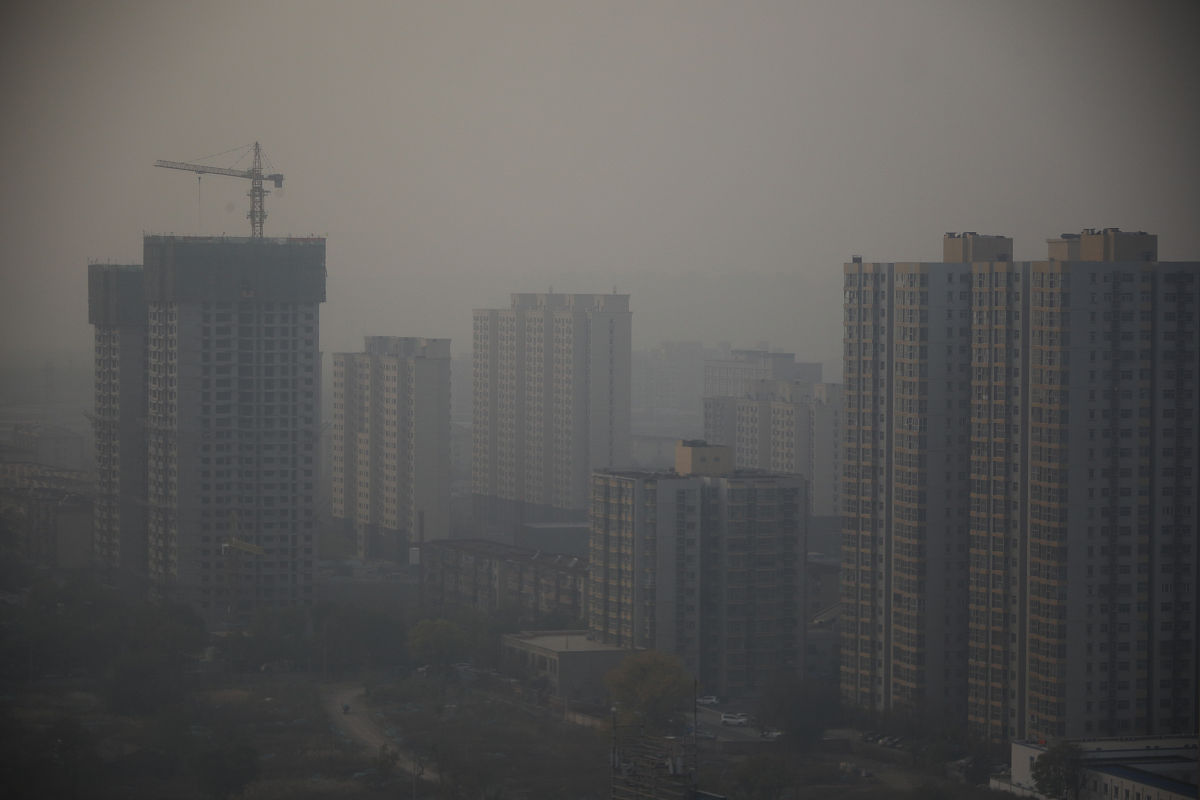 分析近年来您的家乡空气质量有何改变 其中认为变好了占6471认为一般占2353认为变坏了占1176