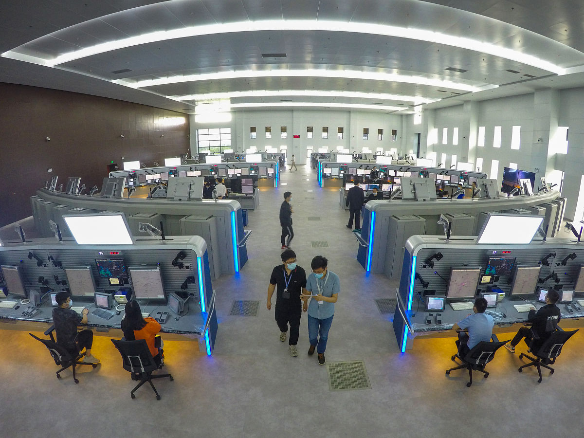 武汉无人机学校报关与国际运输管理：资质、质量和合作