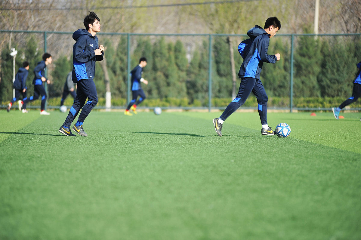 写一篇u15的足球训练教案